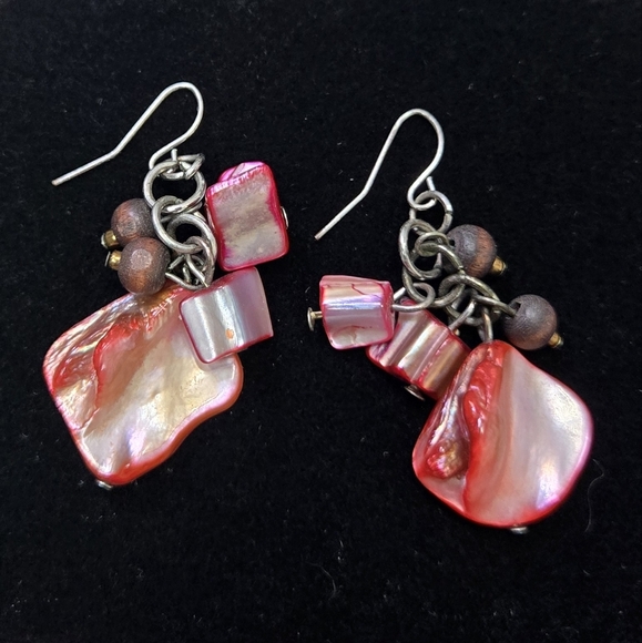 Vintage Handmade Shell and Beads Red Dangle Earrings - Picture 3 of 17